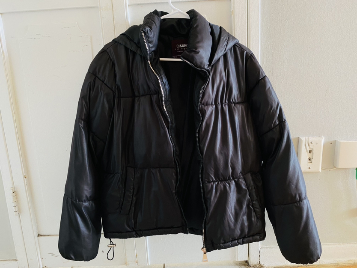 Women’s puffer jacket thumbnail