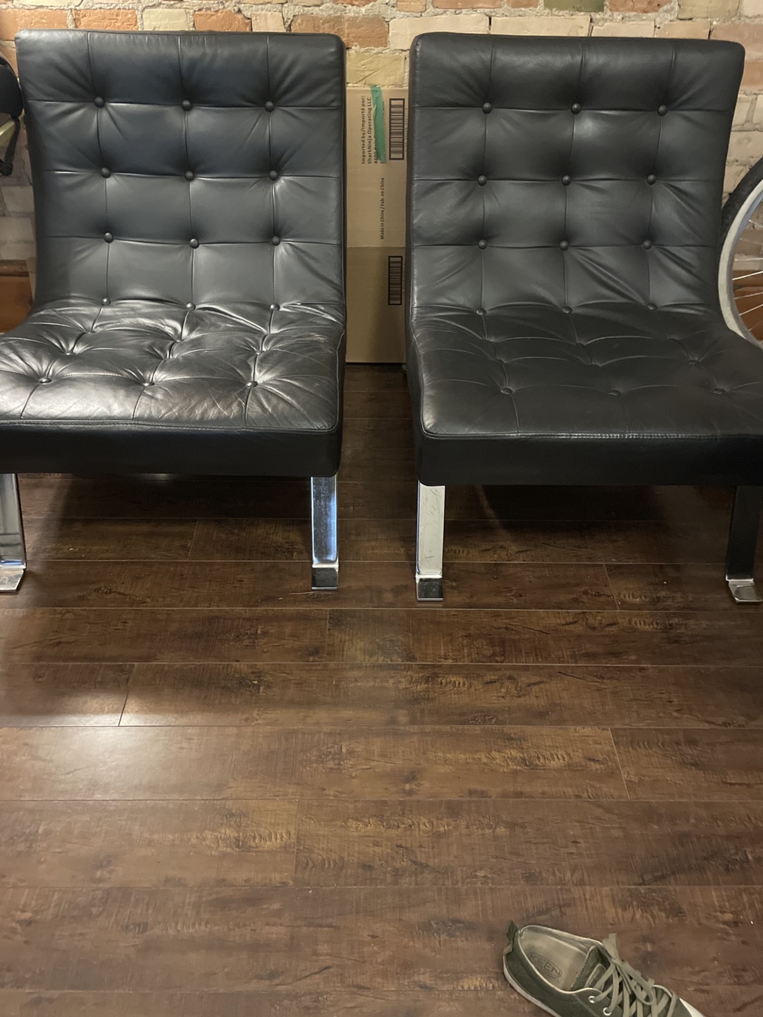 Leather chairs (2) - photo 3