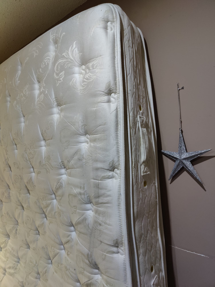 KING SIZE MATTRESS. PICK UP ONLY - photo 2
