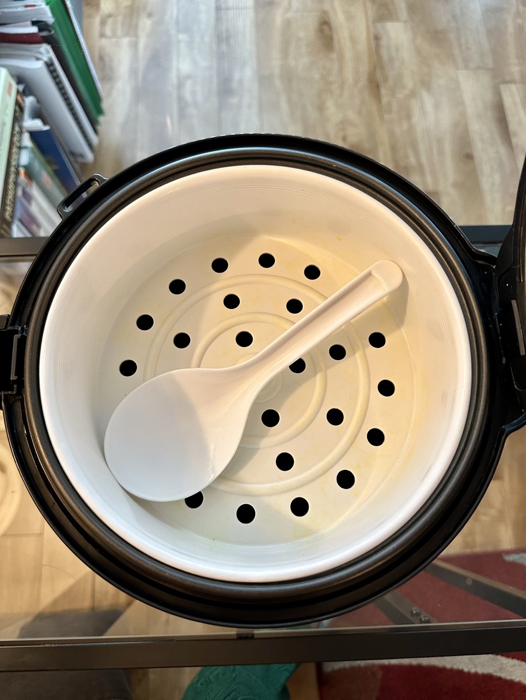 Rice cooker with steaming basket - photo 4