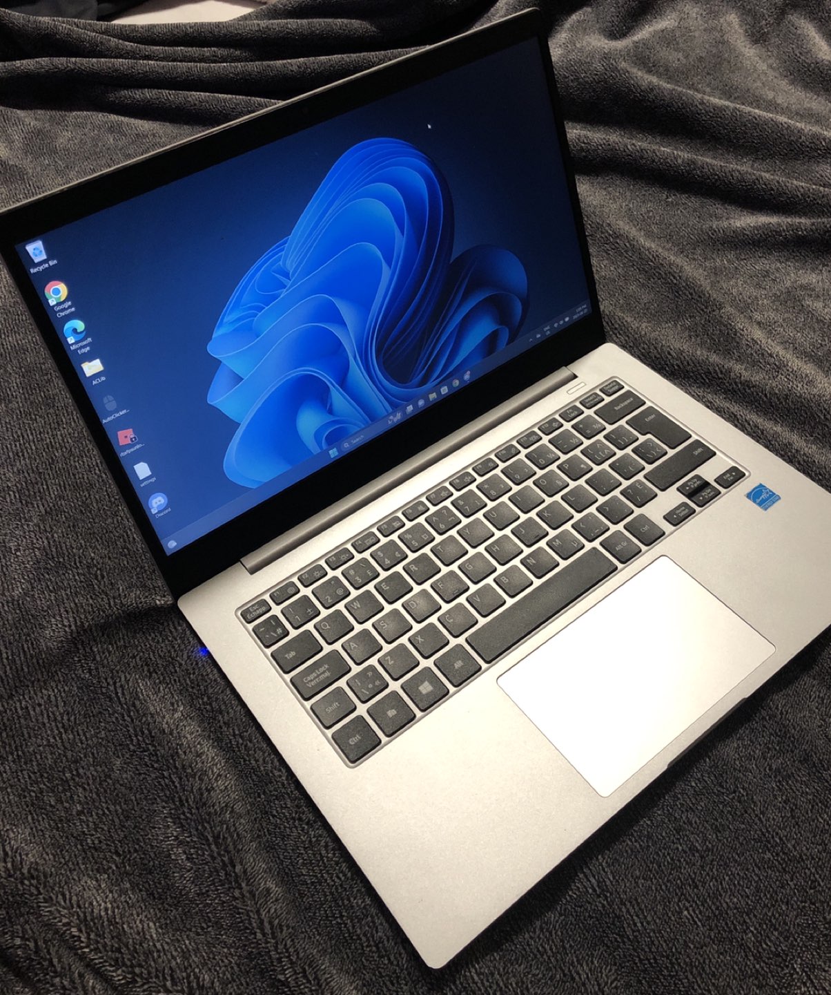 Samsung galaxy laptop - photo 2