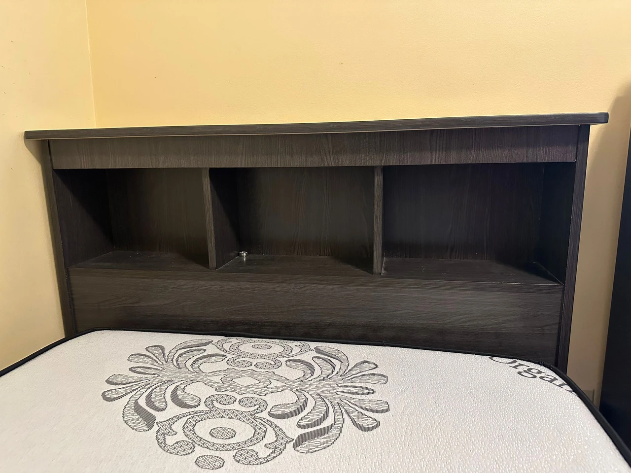 2 twin beds with mattresses - photo 3