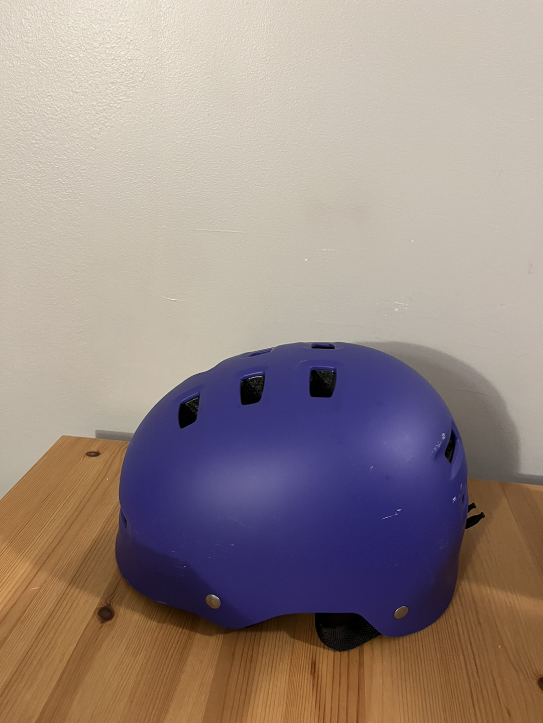 Purple color bike helmet - photo 2