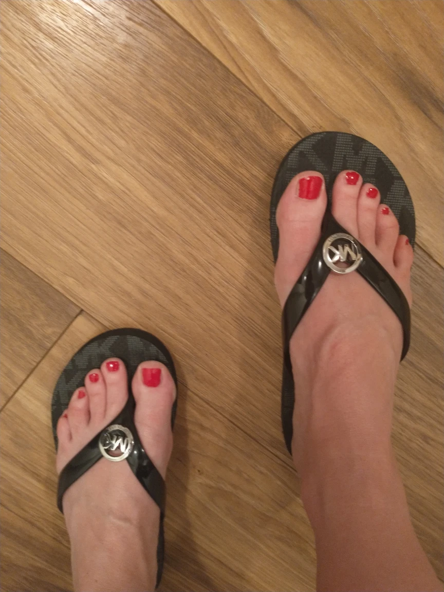 Michael kors flipflops thumbnail