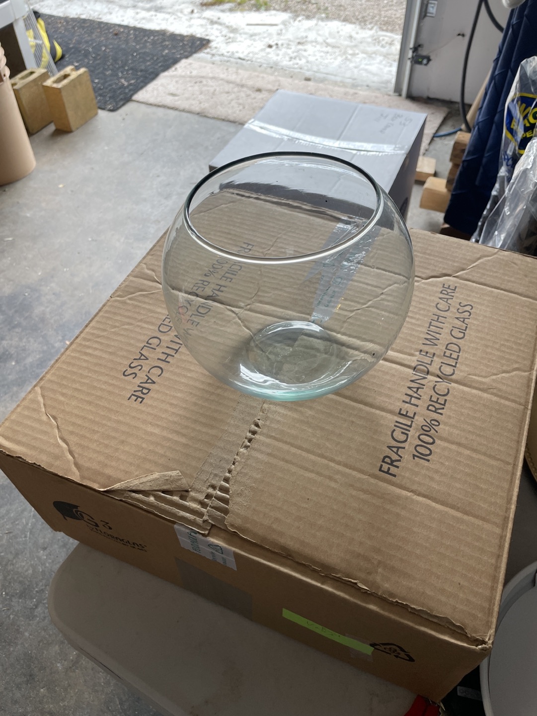Fish bowl vase 💰 thumbnail