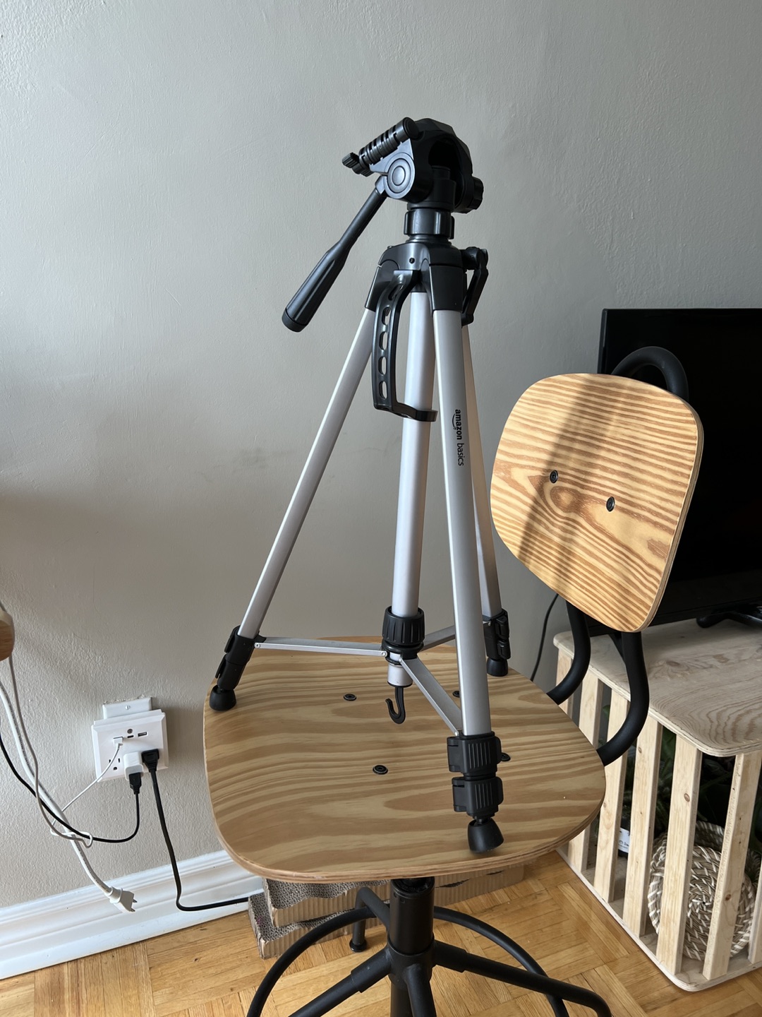 Amazon Basics Tripod