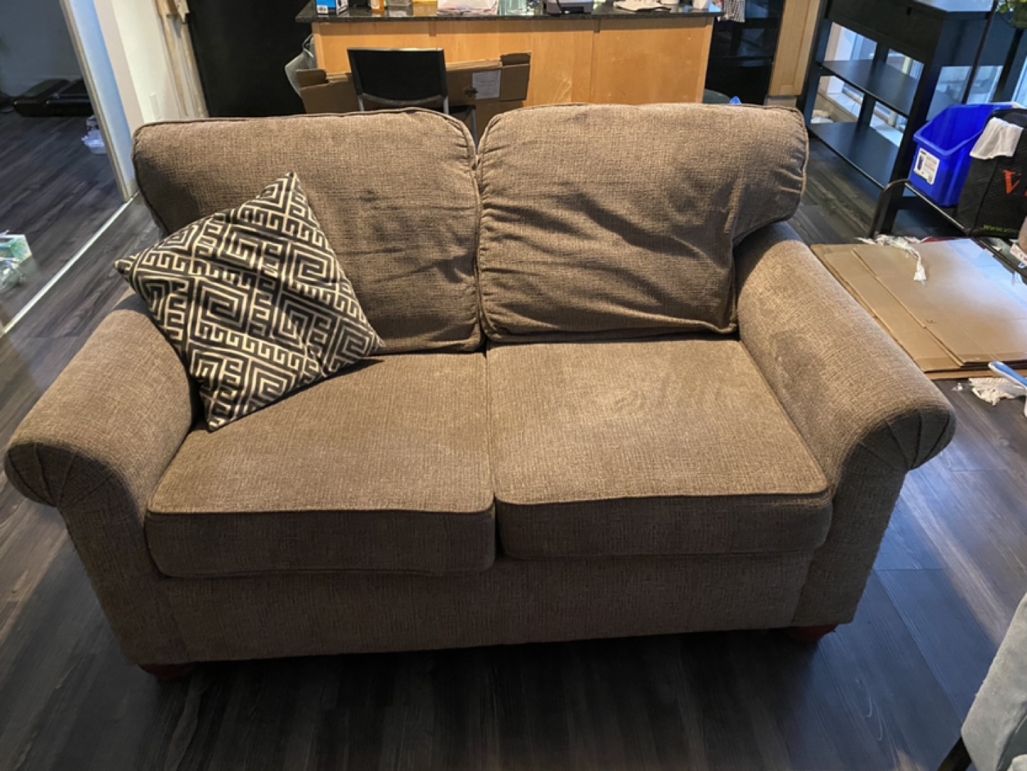 Love seat / couch