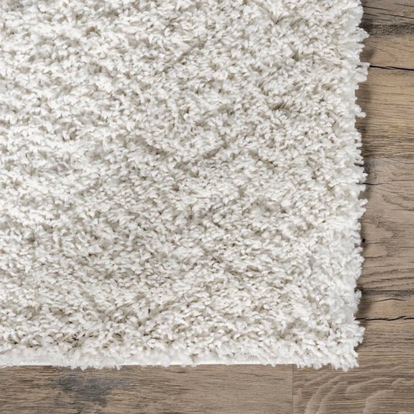 8’x 8’ shag off white carpet in very good condition - photo 4