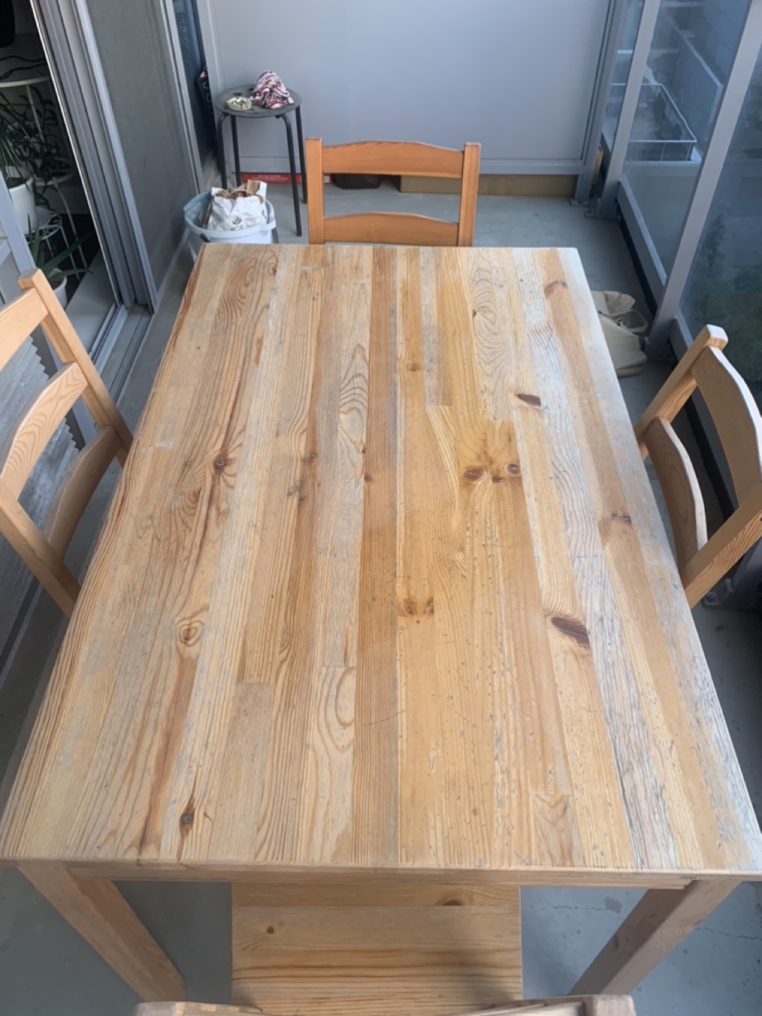Table and chairs - photo 5