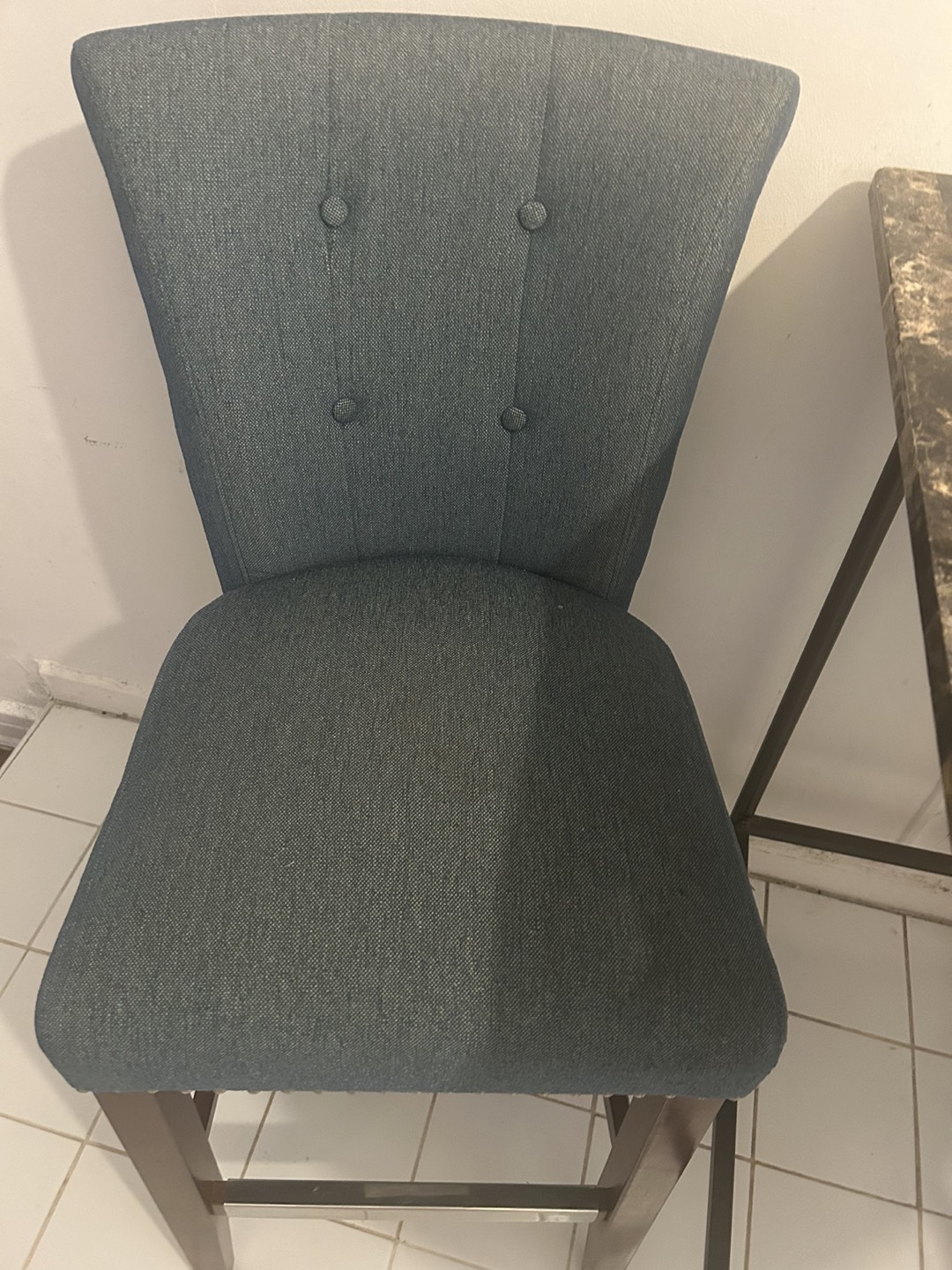 Two bar stool chairs and table - photo 4