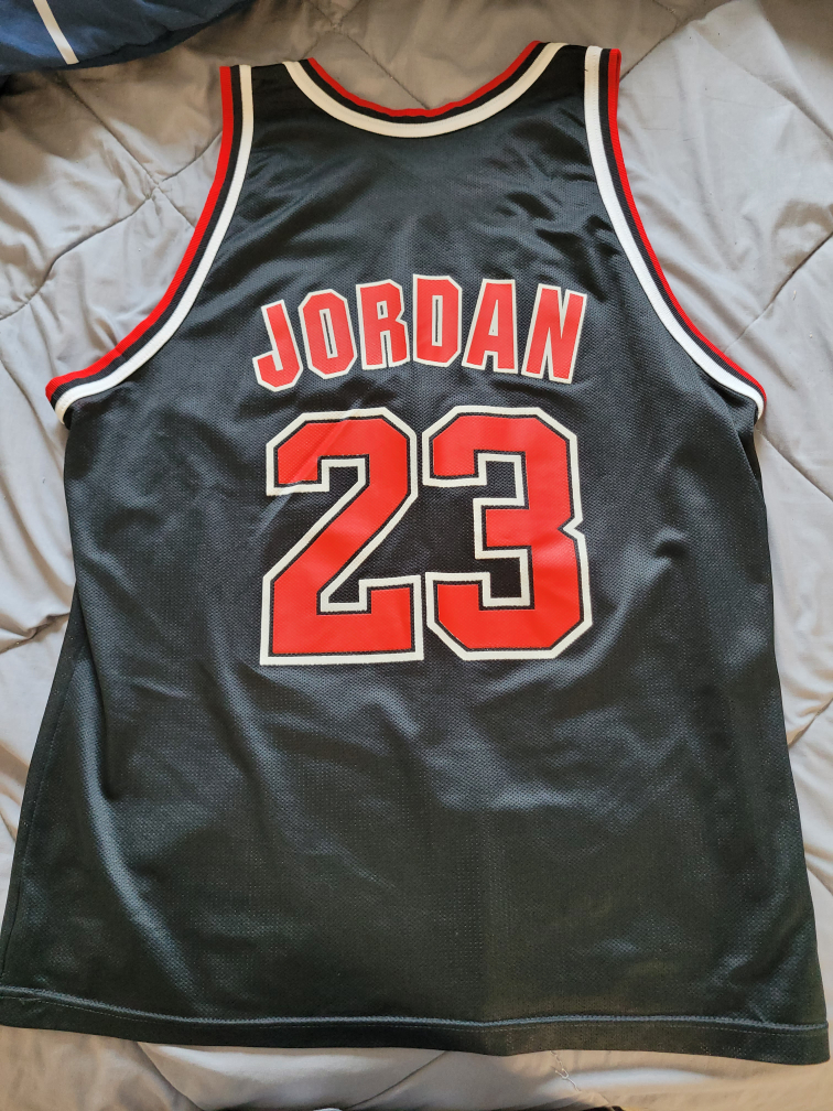 Michael Jordan Bulls Jersey - photo 2