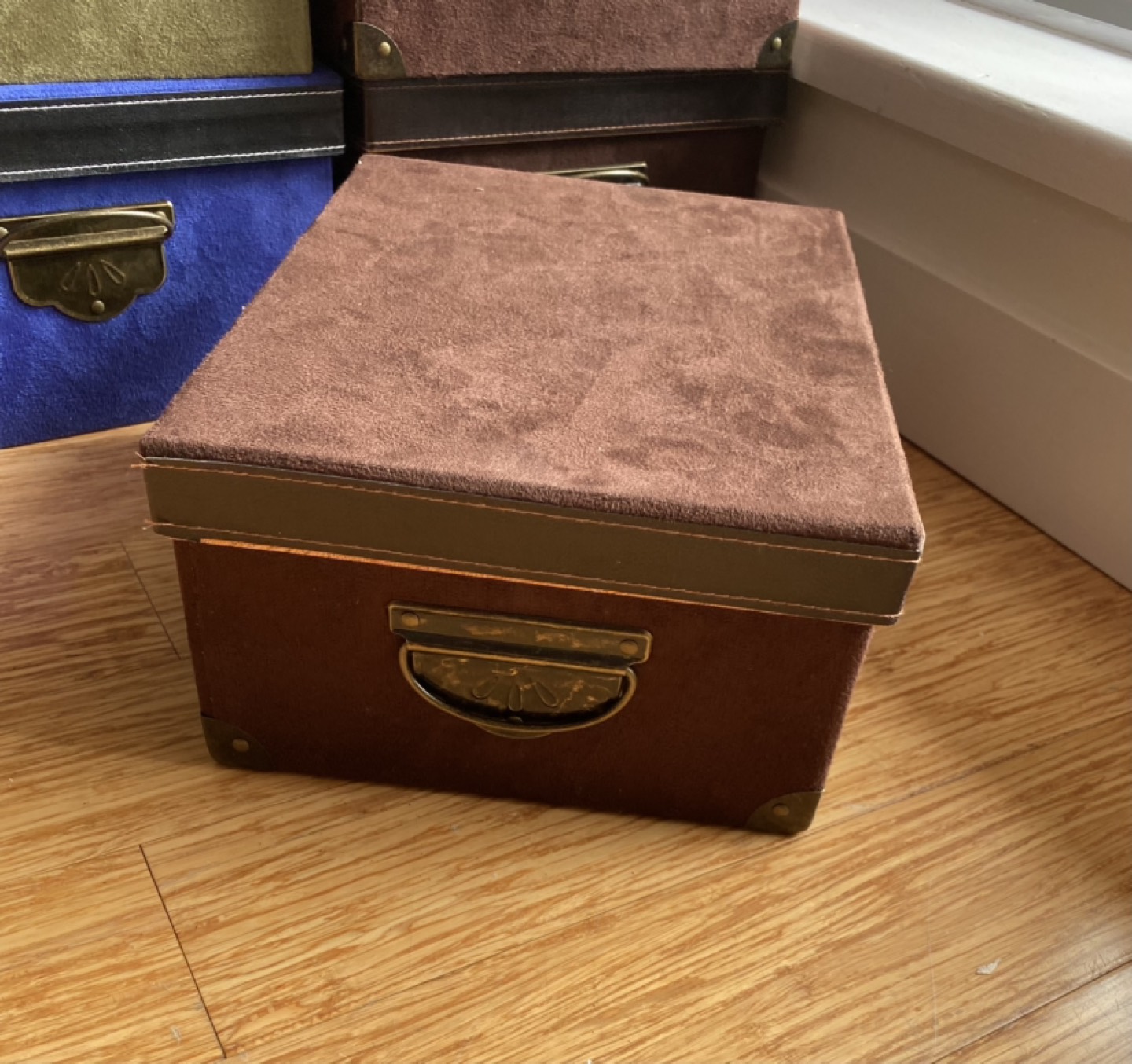 Storage Boxes - 5 medium + 1 small - photo 2
