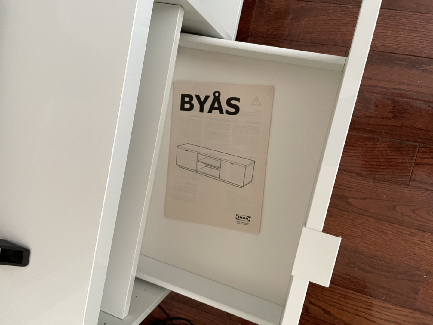 Tv stand(like new) image indicator(2)