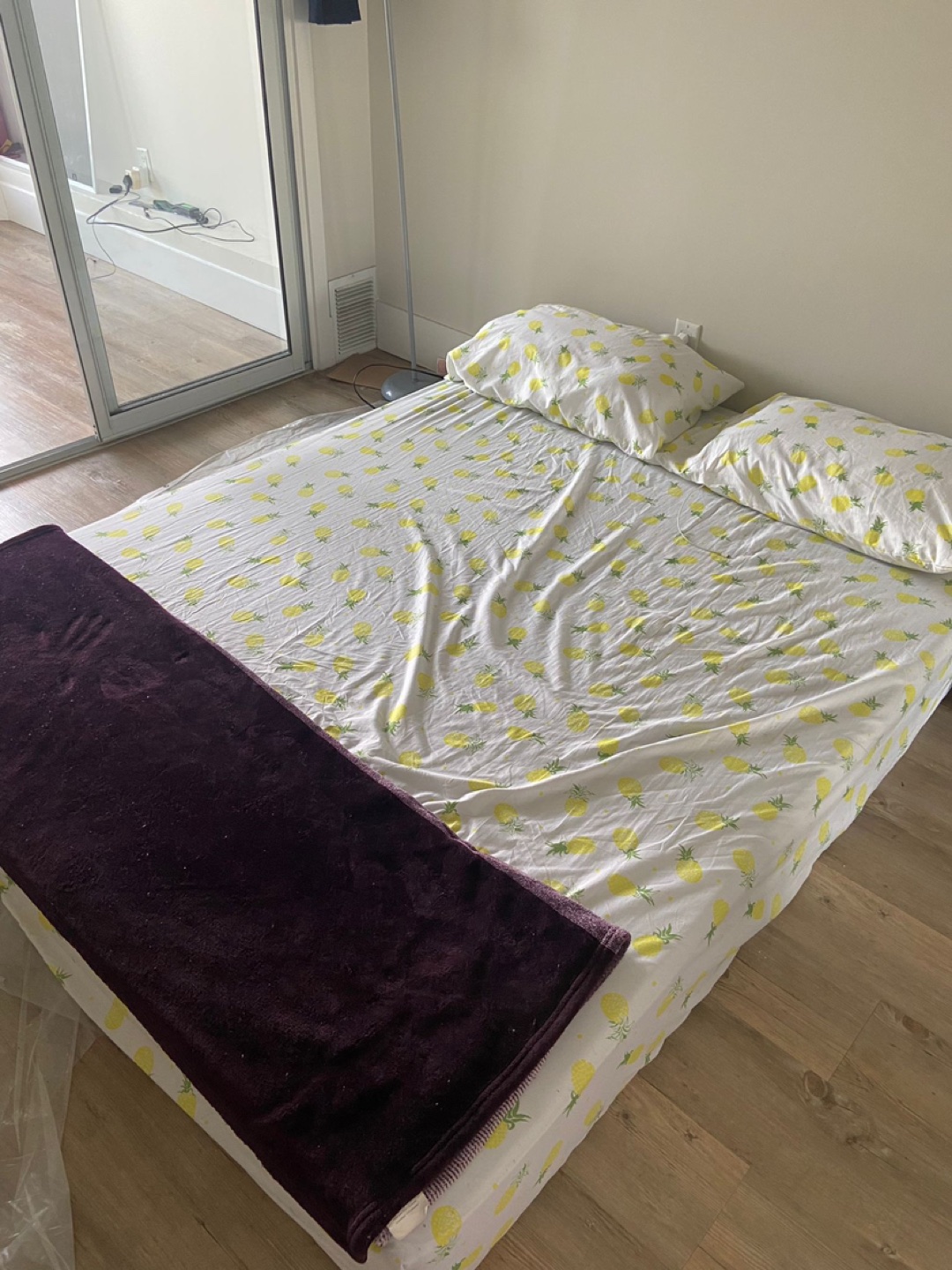 IKEA queen sized mattress - photo 3