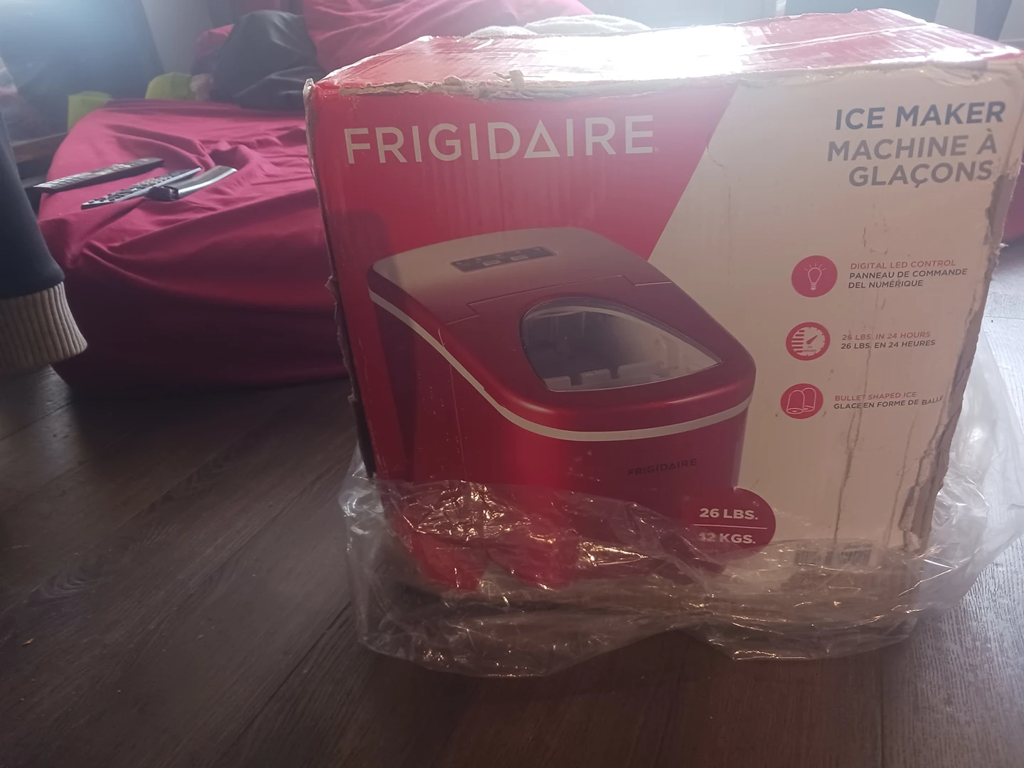Frigidaire  ice maker - photo 2