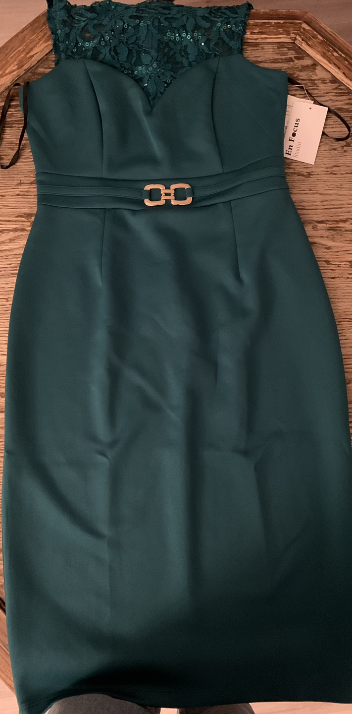 Women’s Dress with Belt Detail - Size 6 - photo 4