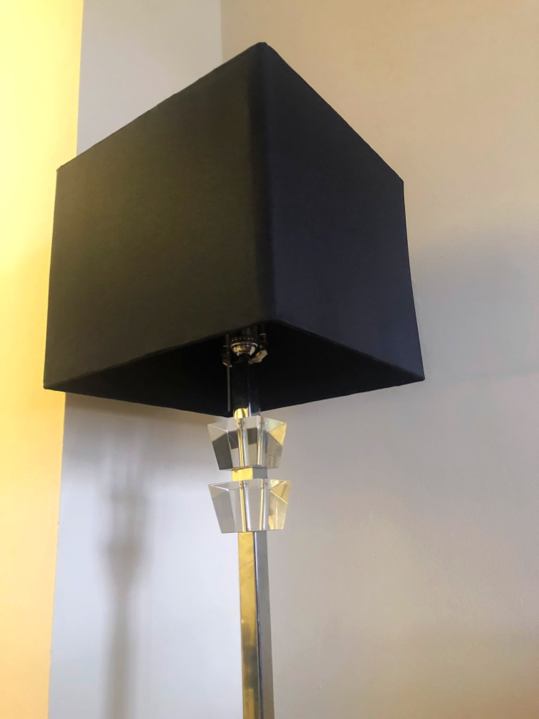 Floor lamp, black shade