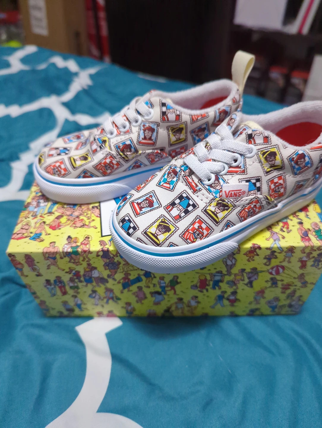 Waldo Vans image indicator(2)