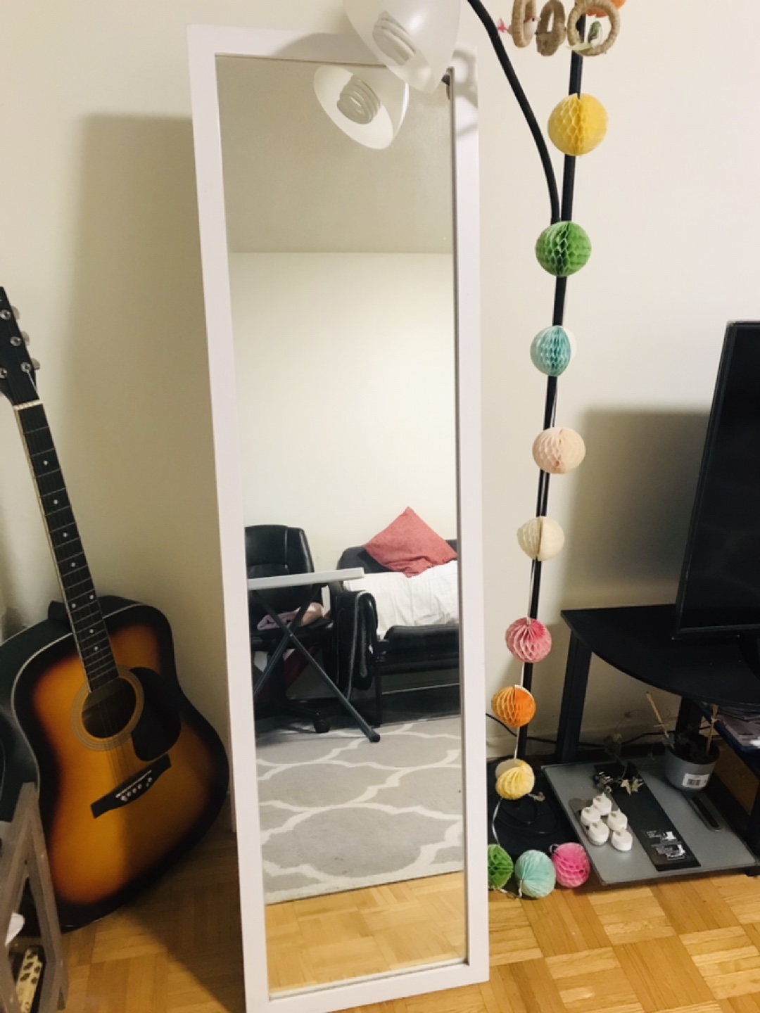 Standing mirror