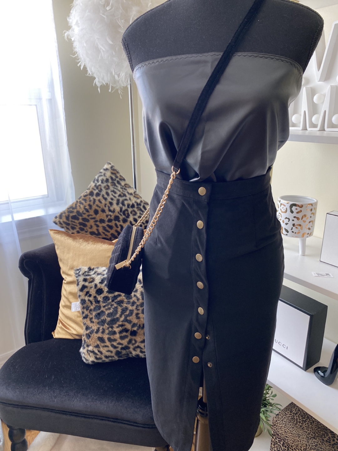 Women, black skirt faux suede thumbnail