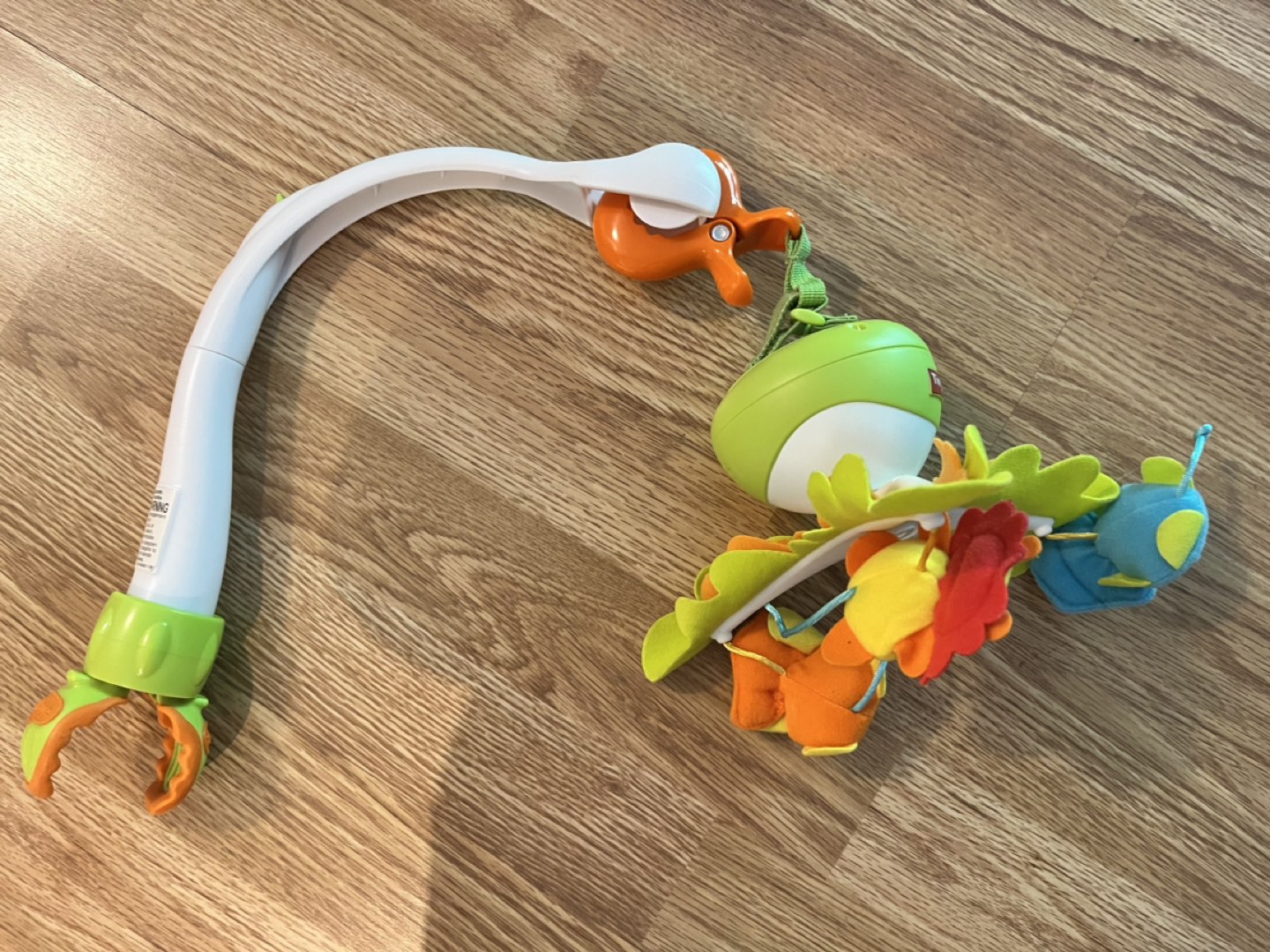 Crib musical mobile