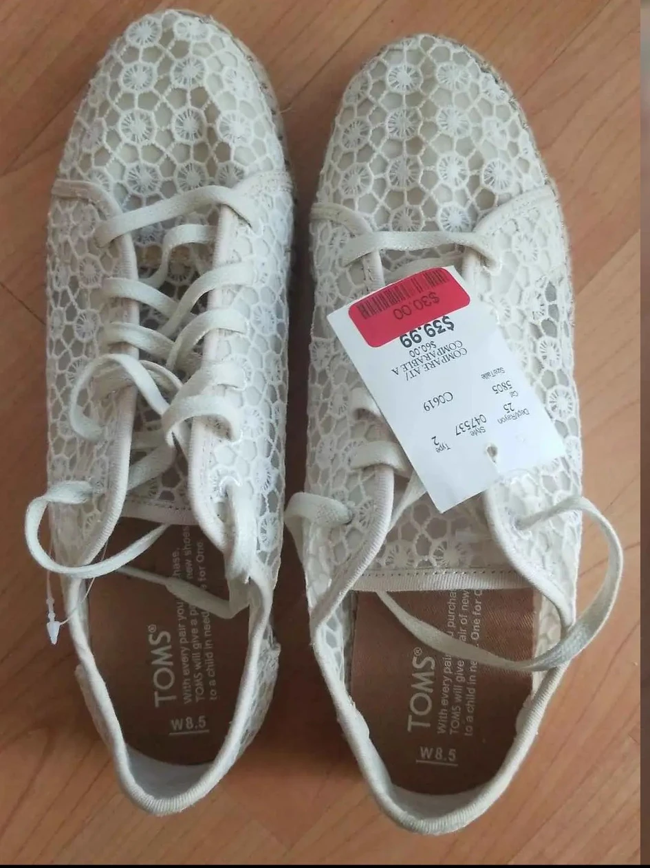 8.5 TOMS mosaic lace natural white embroidered sneakers - photo 2