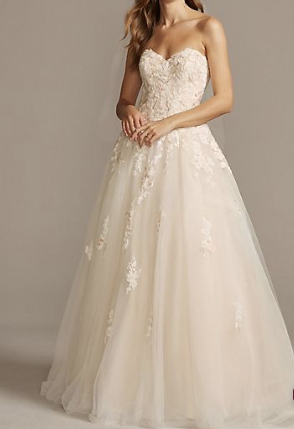 Wedding dress !! Never worn!! - photo 3