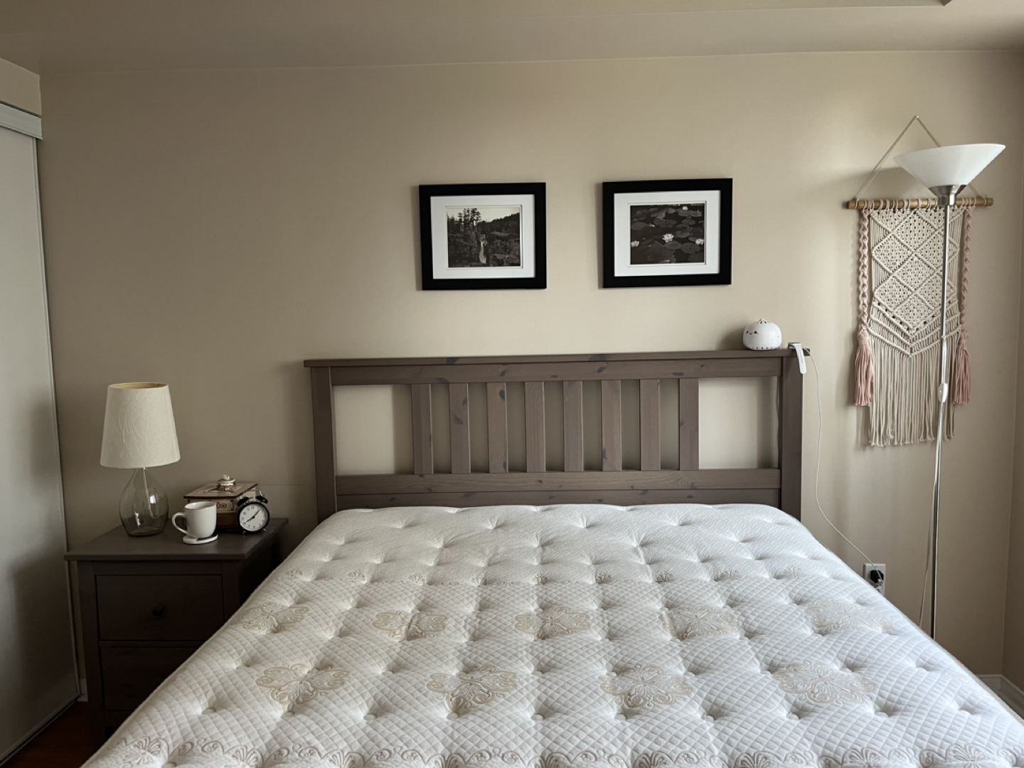 Moving Sale - SATURDAY PICK UP - Queen Mattress and Boxspring - photo 2