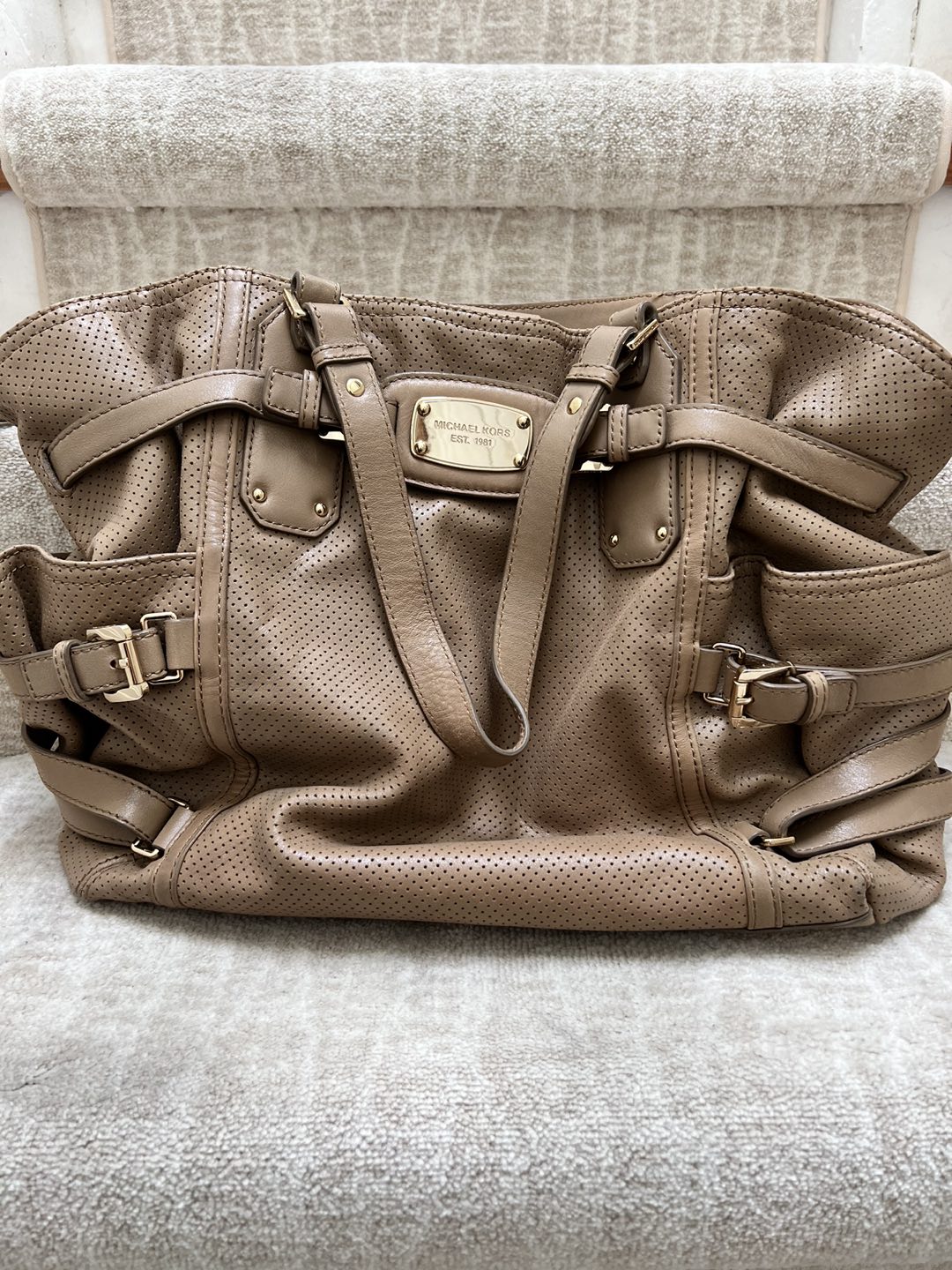 Michael Kors Beige leather tote bag thumbnail