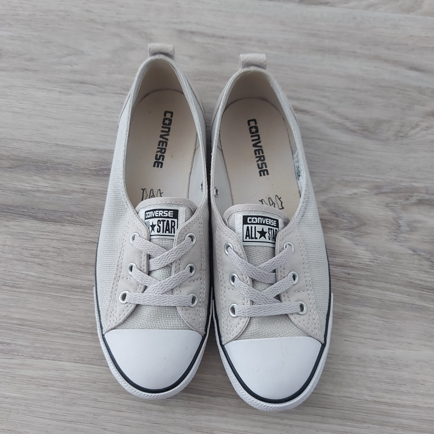 Size 8 Converse Chucks All Stars Light Grey thumbnail