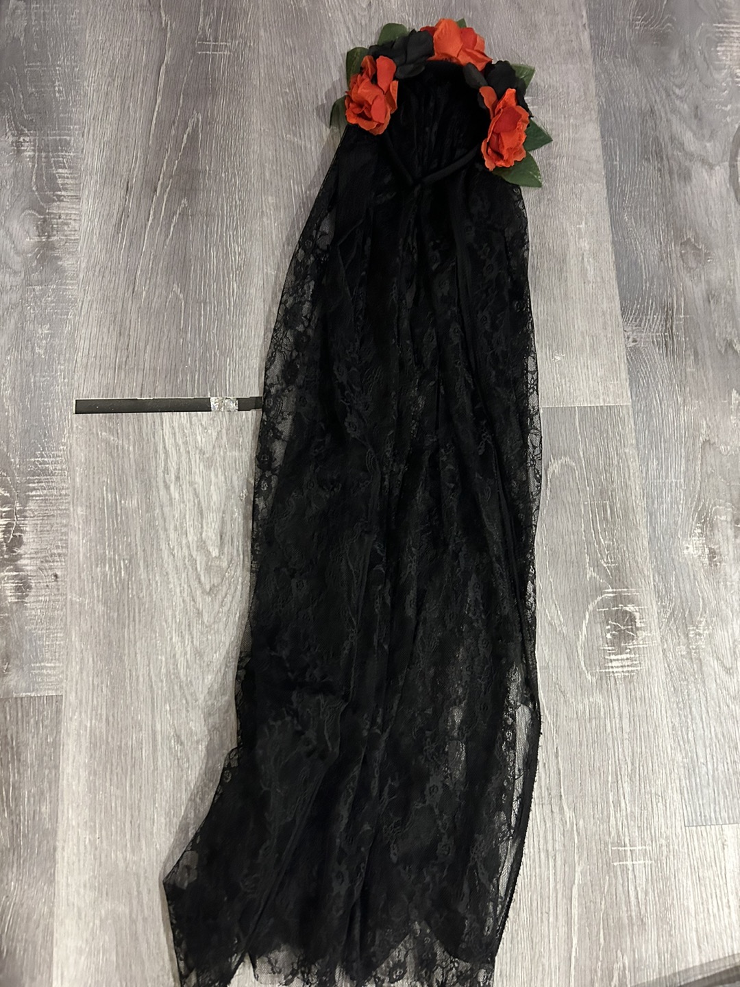 Black Lace Veil image indicator(3)