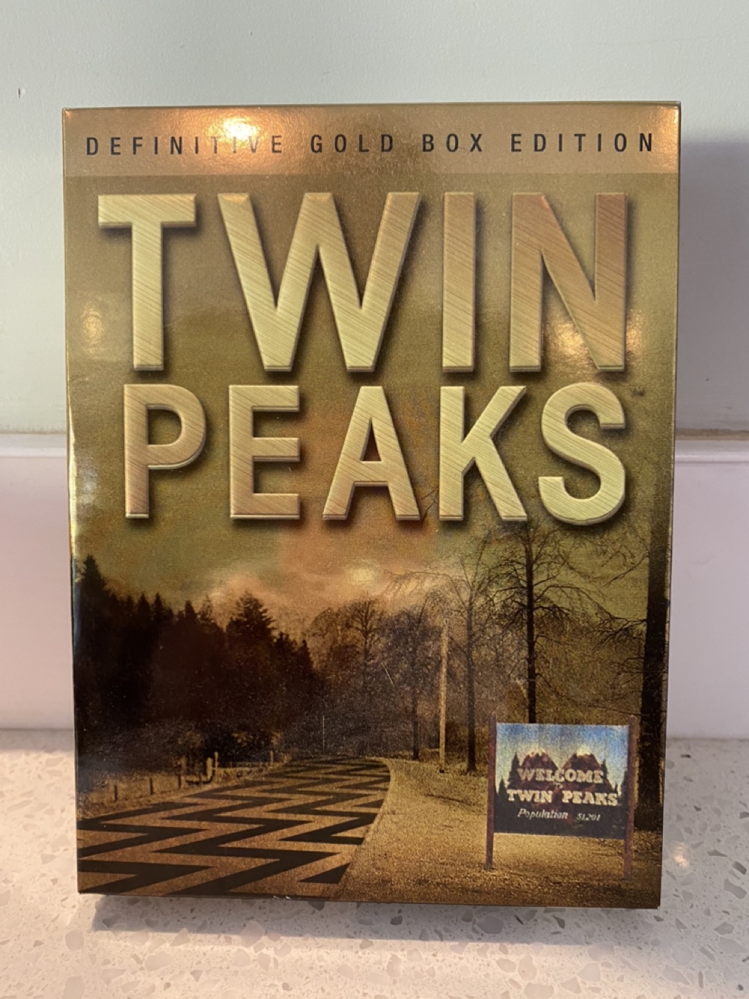 Twin Peaks ‘Definitive Gold Box Edition’ DVD set thumbnail