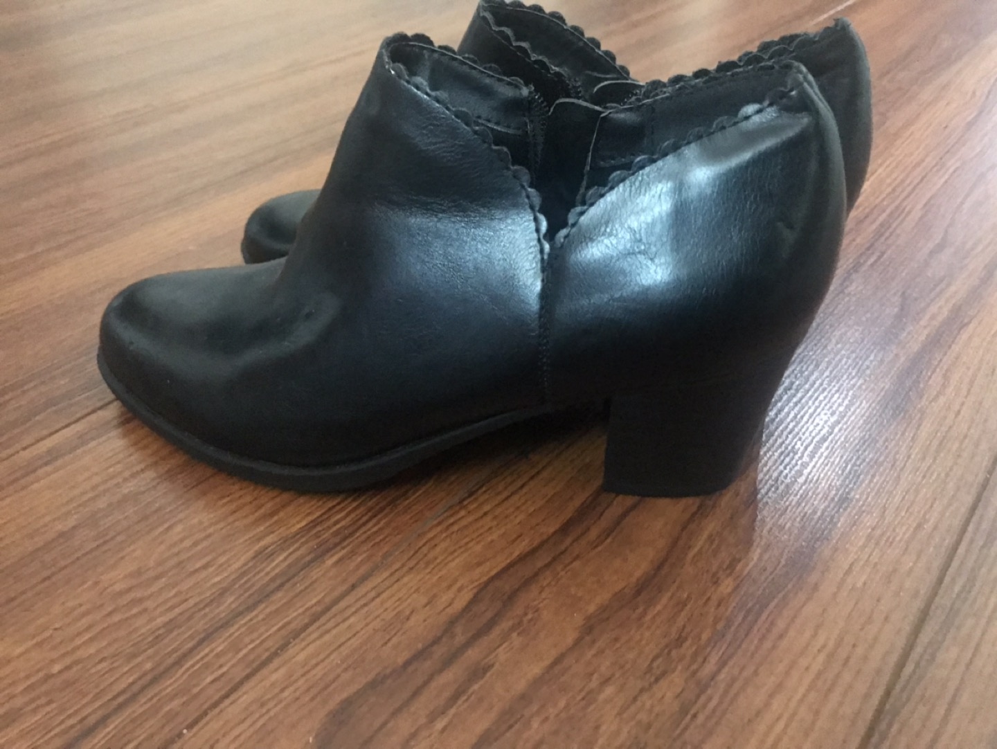 #freecycle New size 6 close toe shoes image indicator(4)