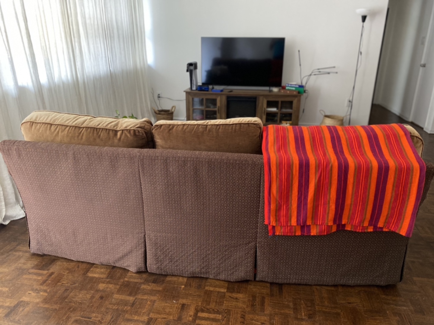 Elegant sofa! image indicator(5)