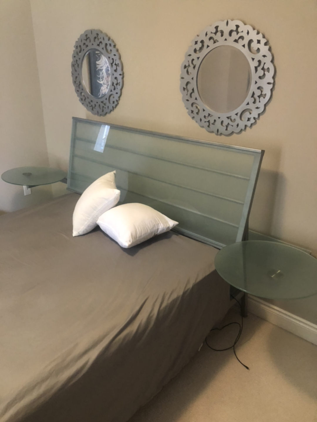 Modern queen size bed - photo 5