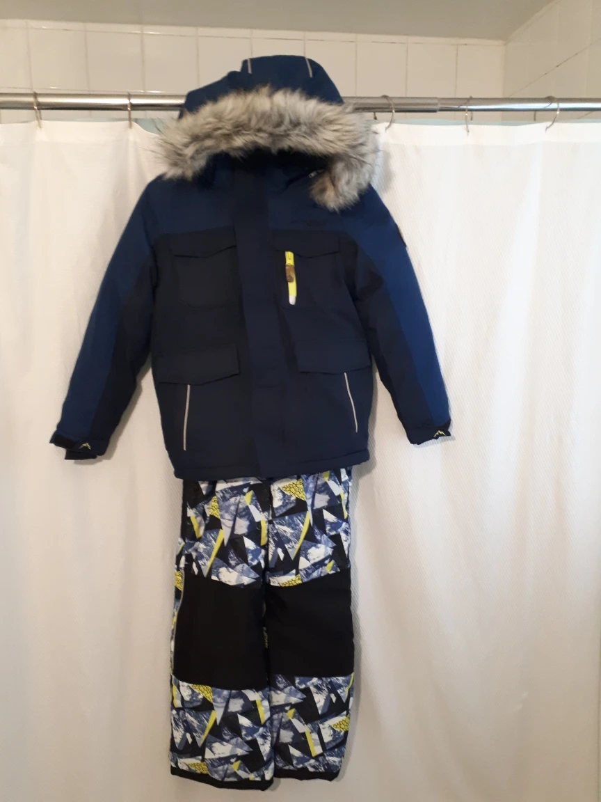 Boys winter snow suit thumbnail