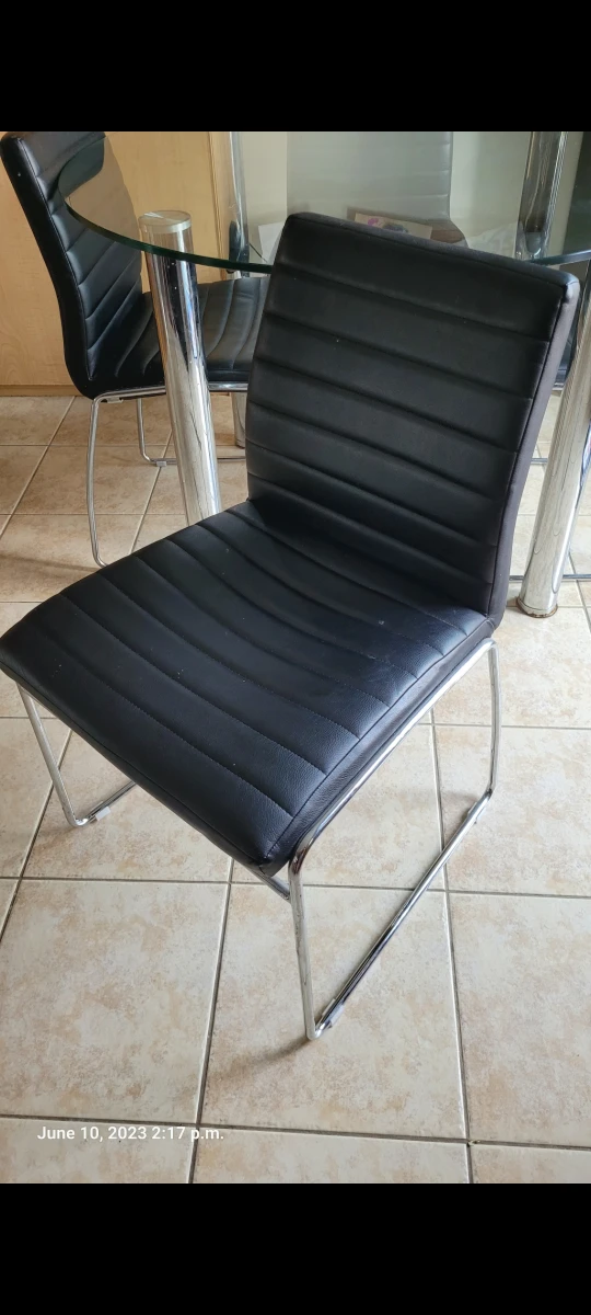 Glass dining table set with 4 chairs. - photo 3