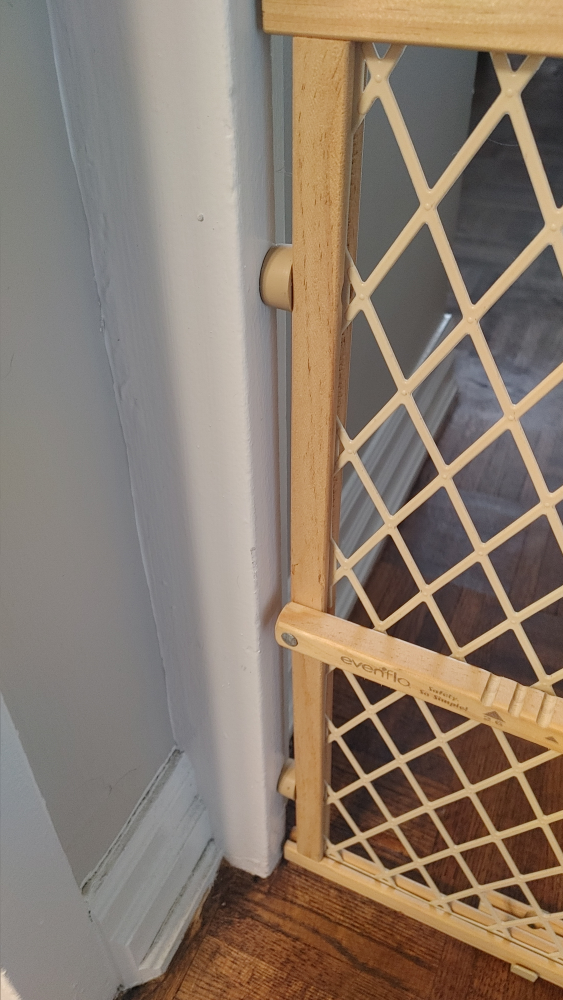 MOVING SALE! Evenflow doorway safety gate - photo 2