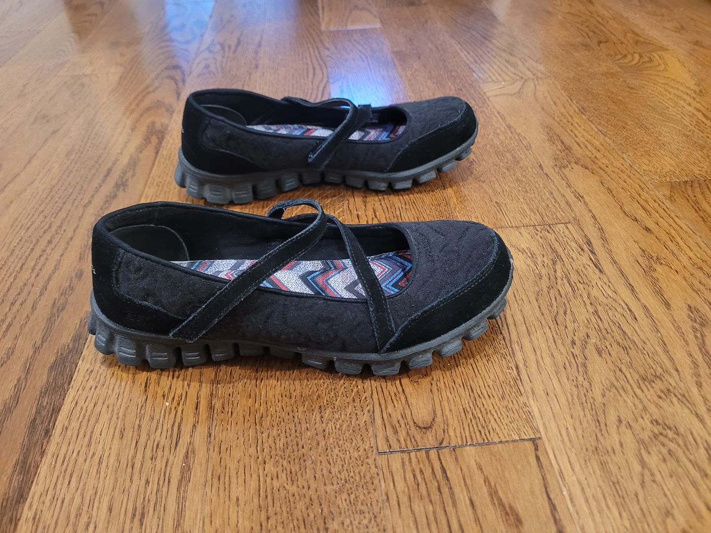 Women's Size 5 Skechers Shoes image indicator(2)