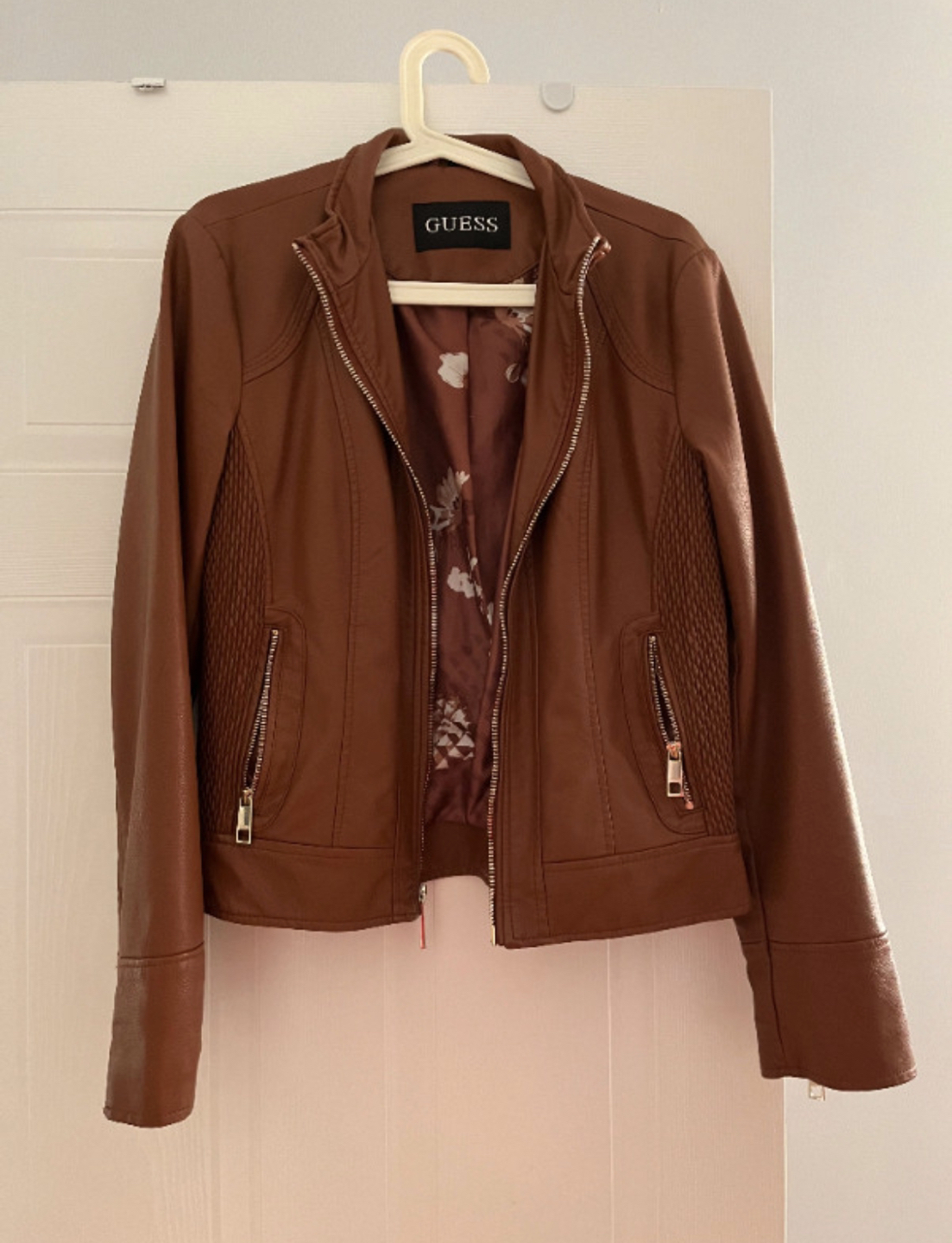 GUESS- Leather Jacket NEW⬆️