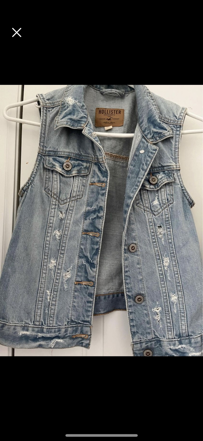 Size small hollister denim vest (women) thumbnail