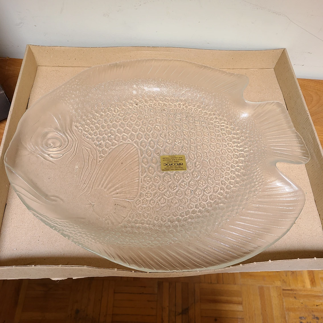 Arc Glass Fish Serving Dish image indicator(2)
