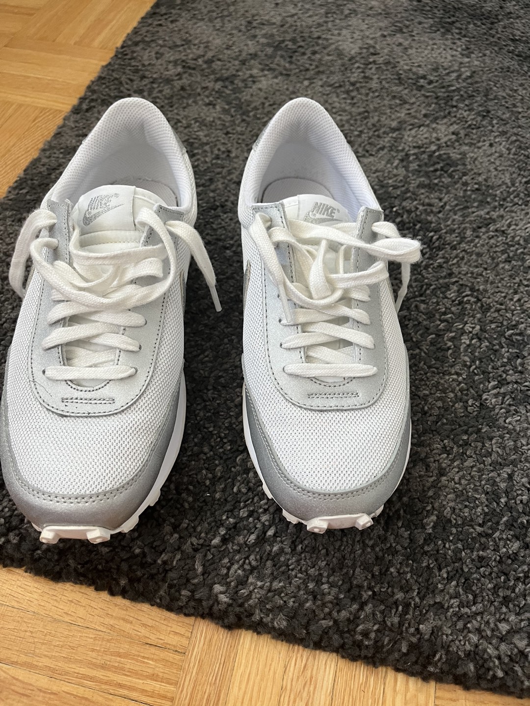 Nike Shoes - Like New - photo 2