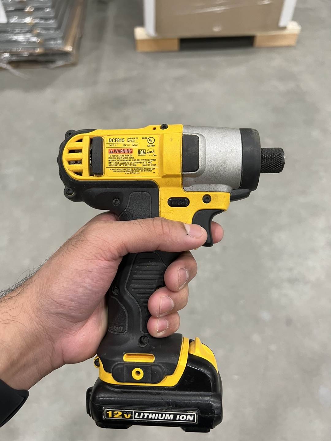 DEWALT 12 V impact driver - photo 2