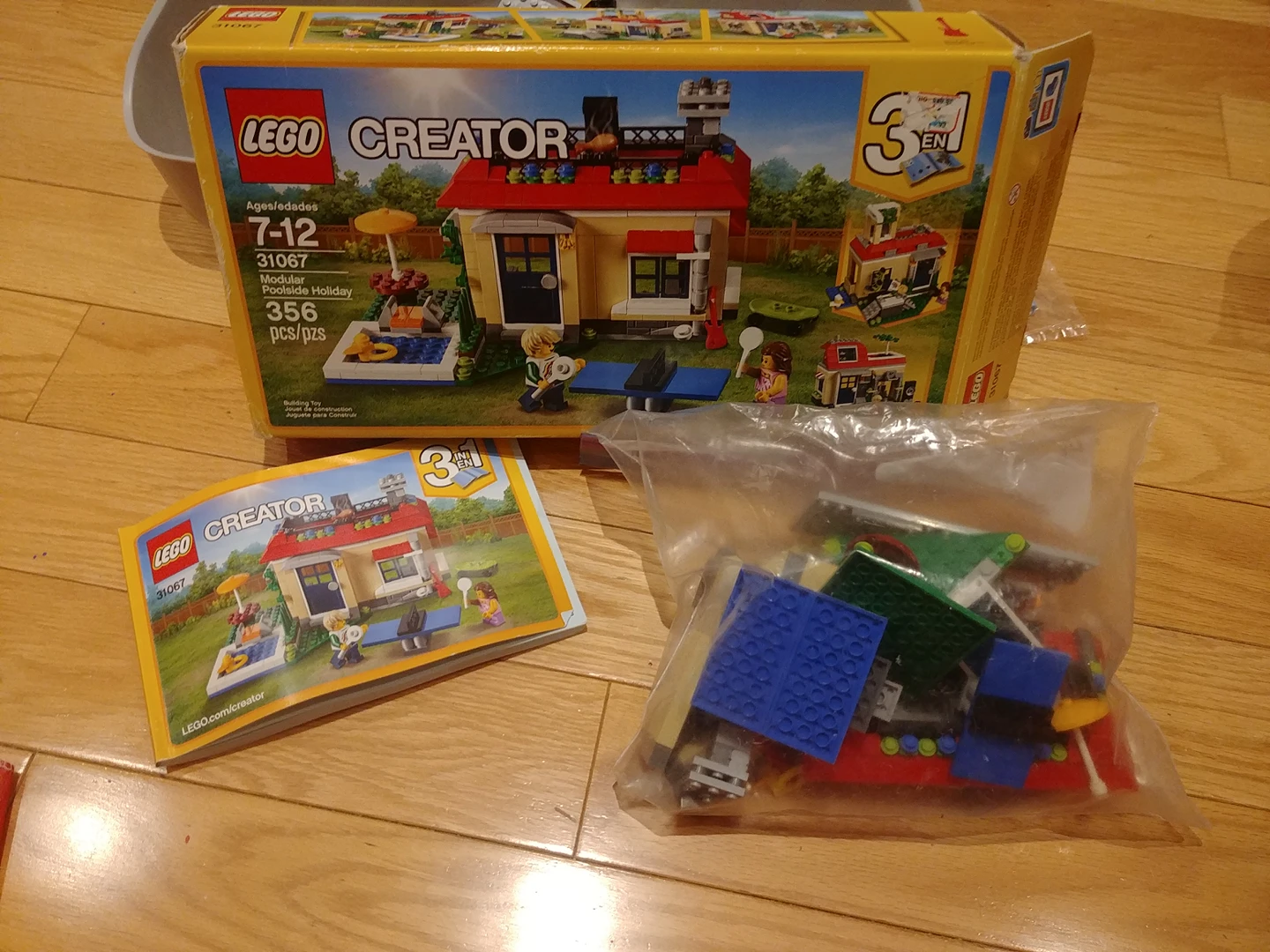 Lego modular poolside holiday thumbnail
