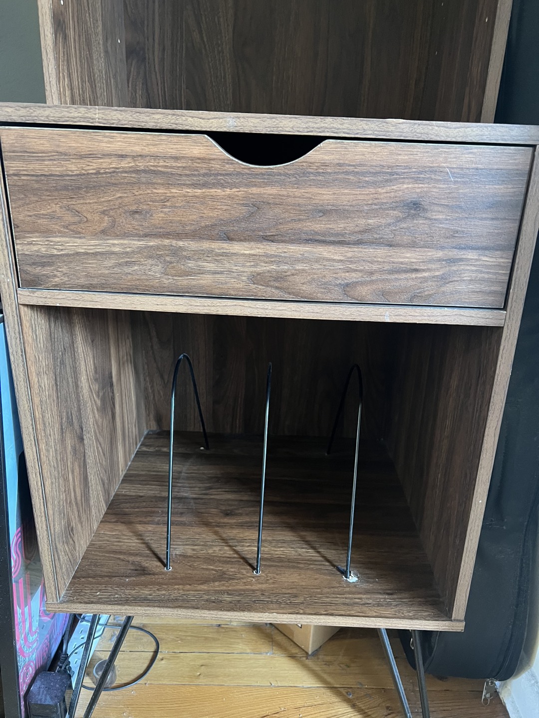 Bookshelf / record player stand - photo 3