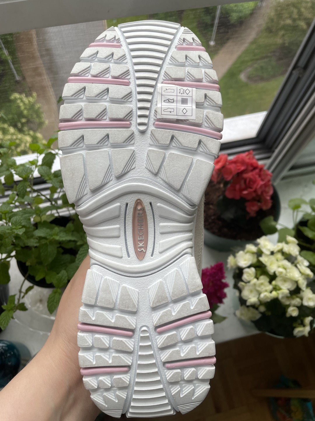 Women Sketchers sneakers - photo 4
