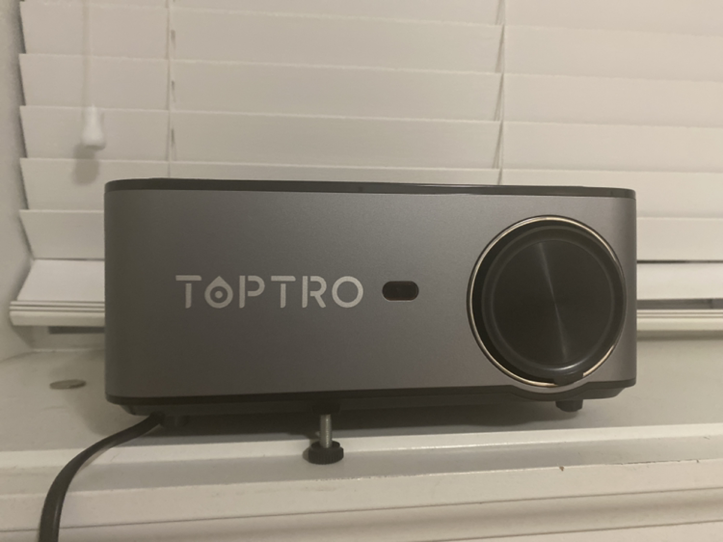 Toptro 1080p Projector (HDMI)