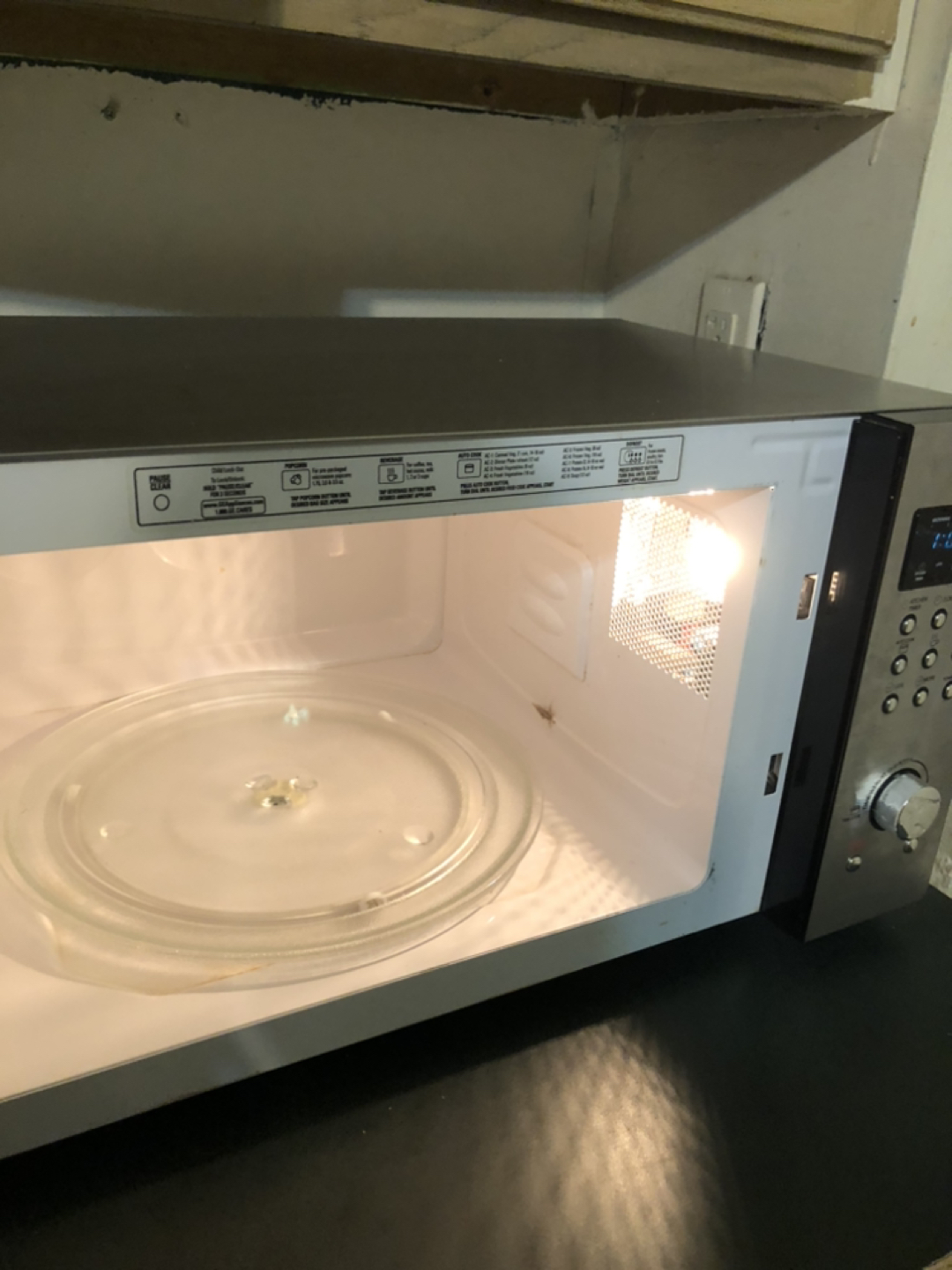 Microwave - photo 3