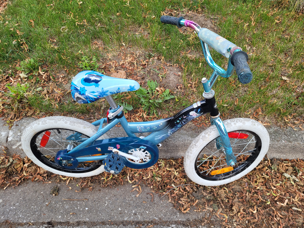 16" Girls Bike, Huffy, Like New...Best Offer? thumbnail